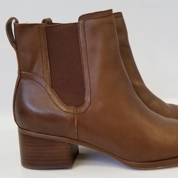 dora bootie naturalizer